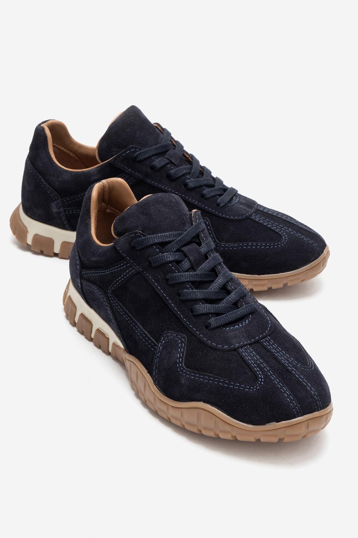 LARS - Navy Suede Genuine Leather Sneaker – front three-quarter view showing leather, suede, Vowalisse