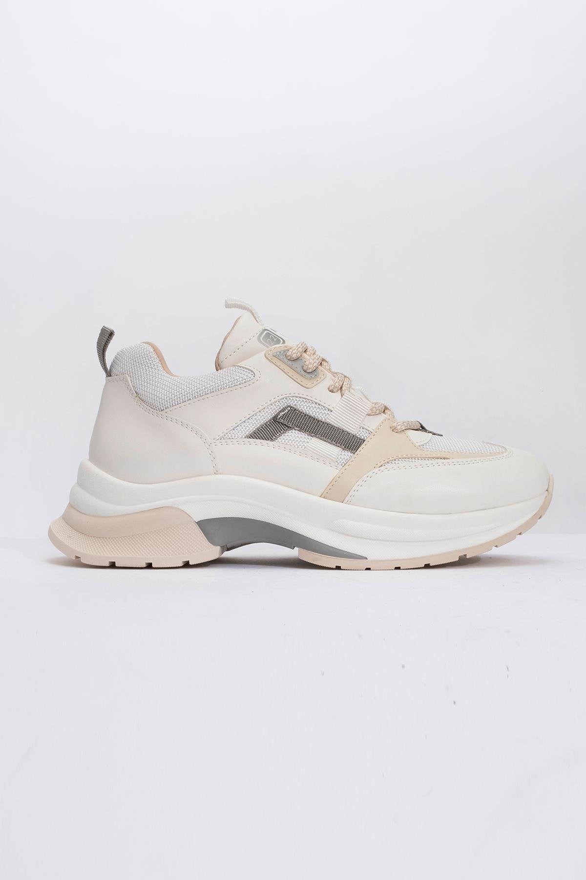 Sterda - White Beige Platform Sneaker – heel view showing leather, white, Vowalisse