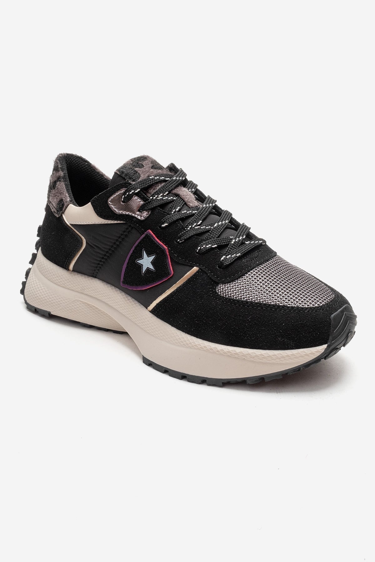 Biella - Black Sneaker – detail view showing leather, black, Vowalisse