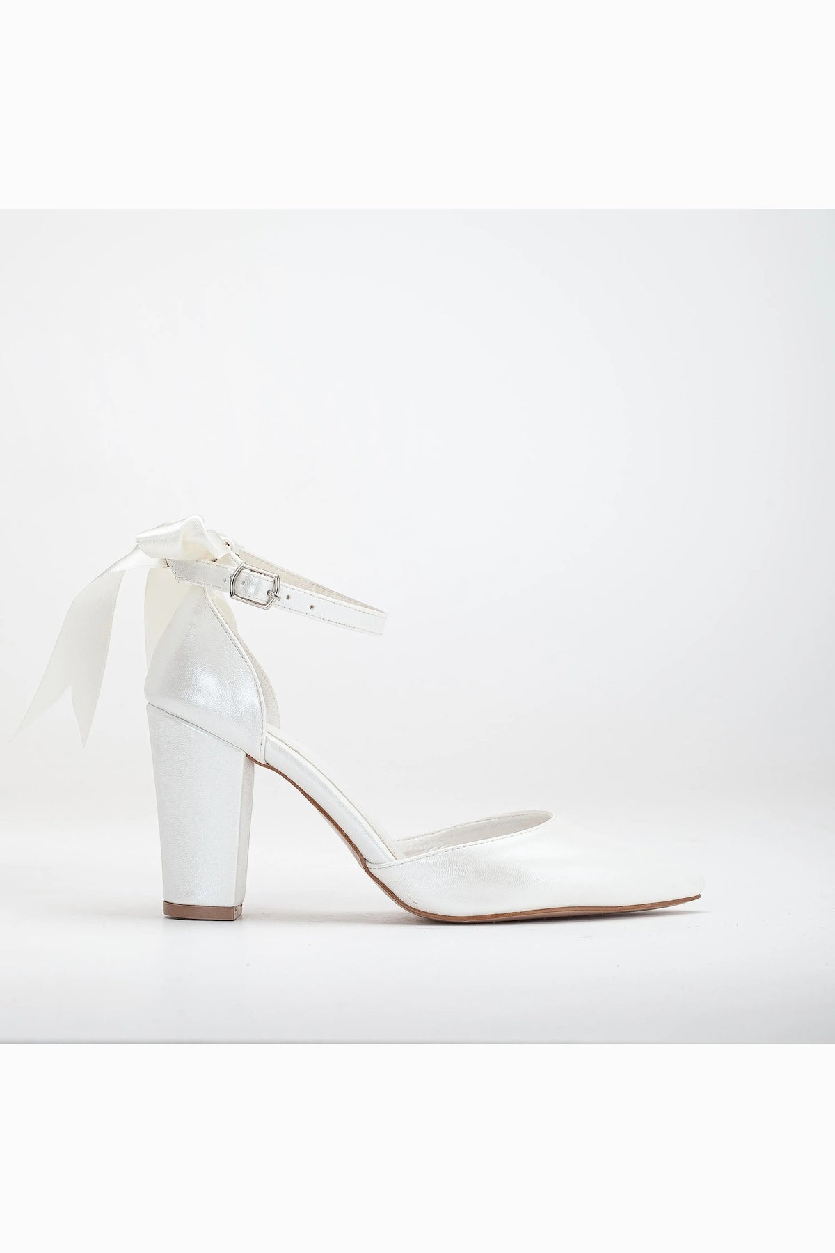 Marielle Ivory Wedding Shoes – front three-quarter view showing leather, ivory, Vowalisse