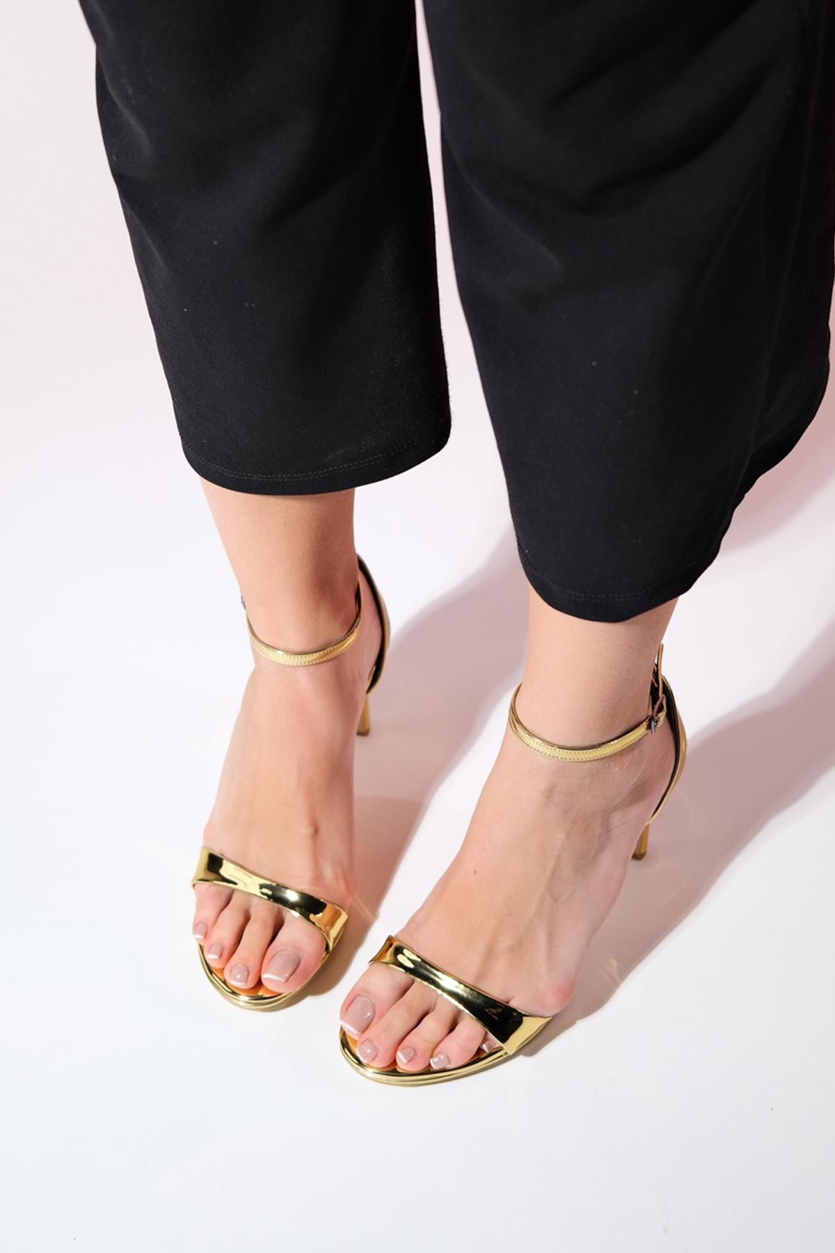 Bern - Gold Platform Heel Dress Shoe – side view showing leather, gold, Vowalisse