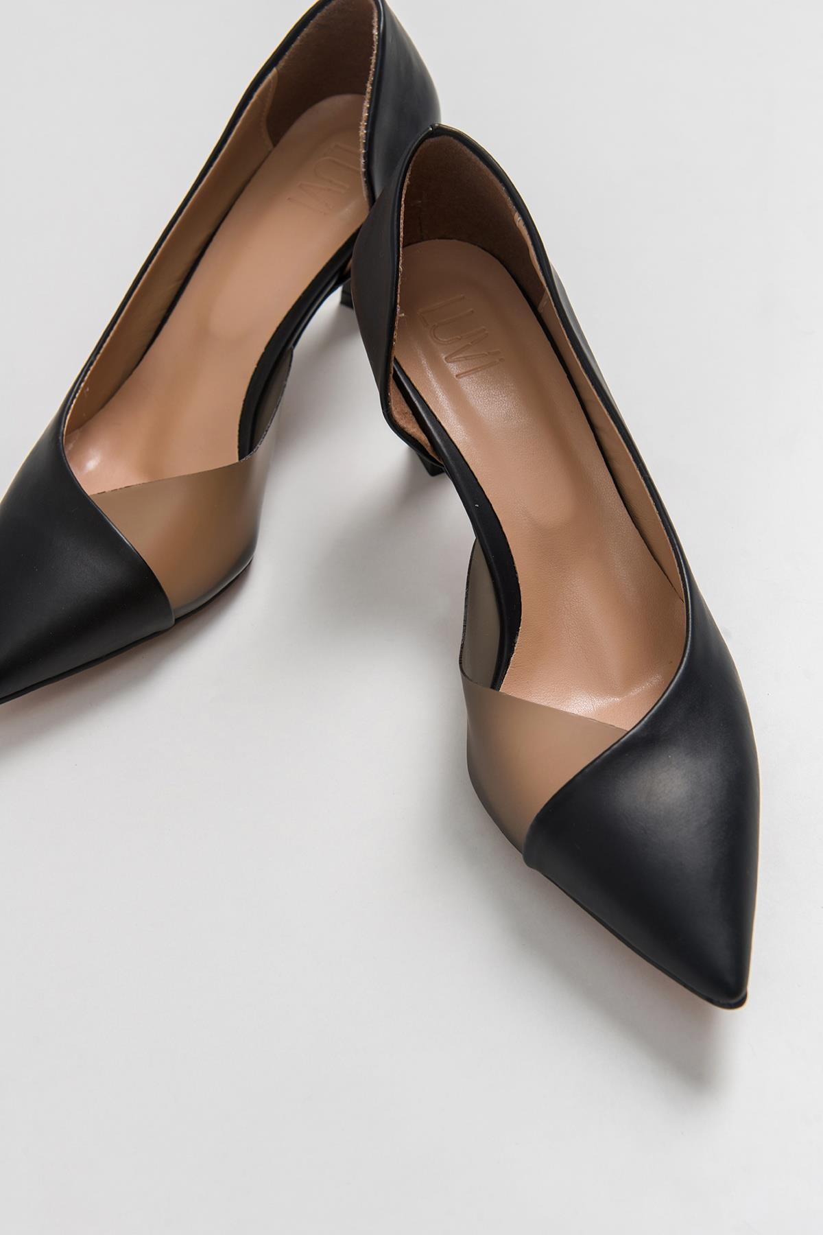 Vera Black Pointed Toe Pump – heel view showing leather, black, Vowalisse