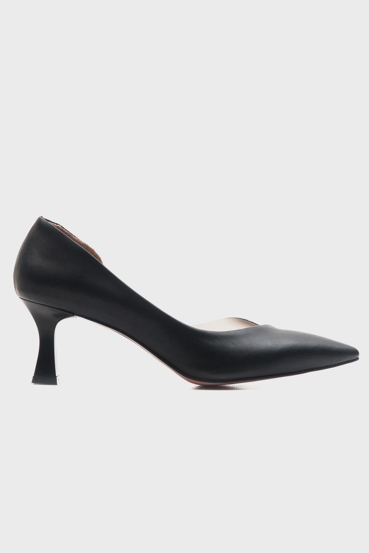 Vera Black Pointed Toe Pump – sole view showing leather, black, Vowalisse