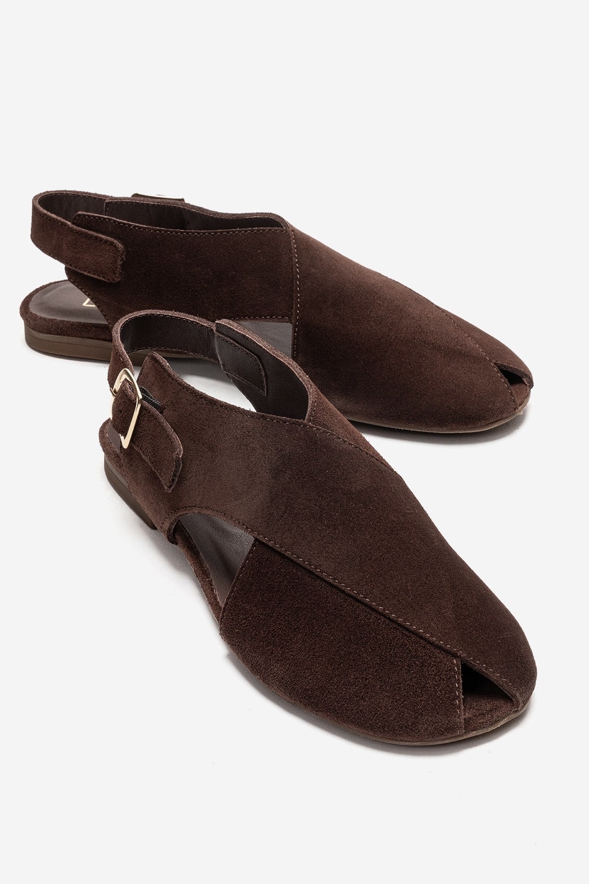 Monaro - Brown Genuine Leather Sandal – front three-quarter view showing leather, suede, Vowalisse