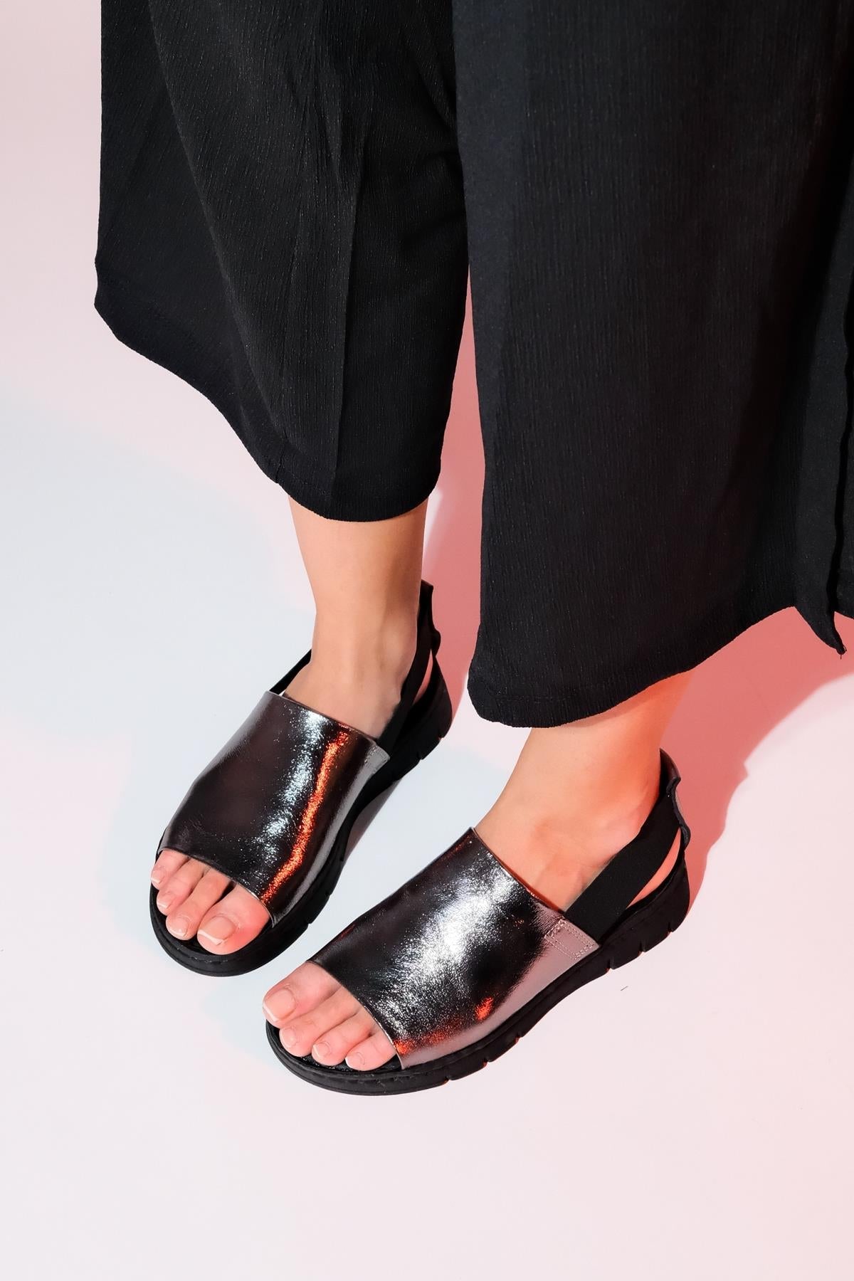 Londoi - Crystal Elastic Strap Leather Sandal – pair view showing crystal, leather, Vowalisse