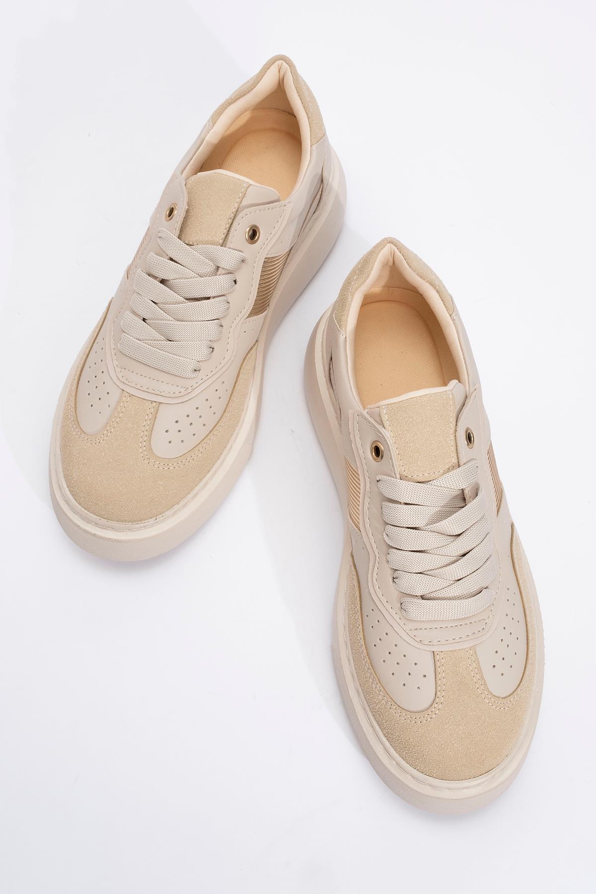 Venetia - Beige Sneaker – side view showing leather, Vowalisse
