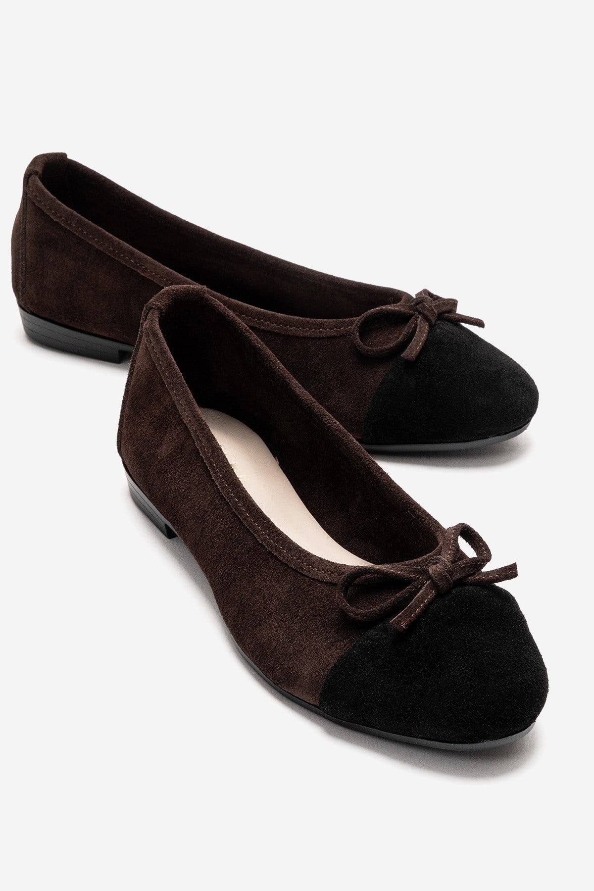 BOLEO - Brown/Black Genuine Leather Ballet Flat – front three-quarter view showing bow, leather, black, Vowalisse