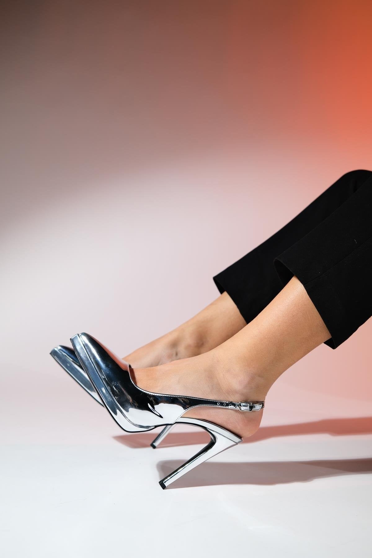Santa - Silver Mirror Pointed Toe Platform Heel – back view showing leather, silver, Vowalisse