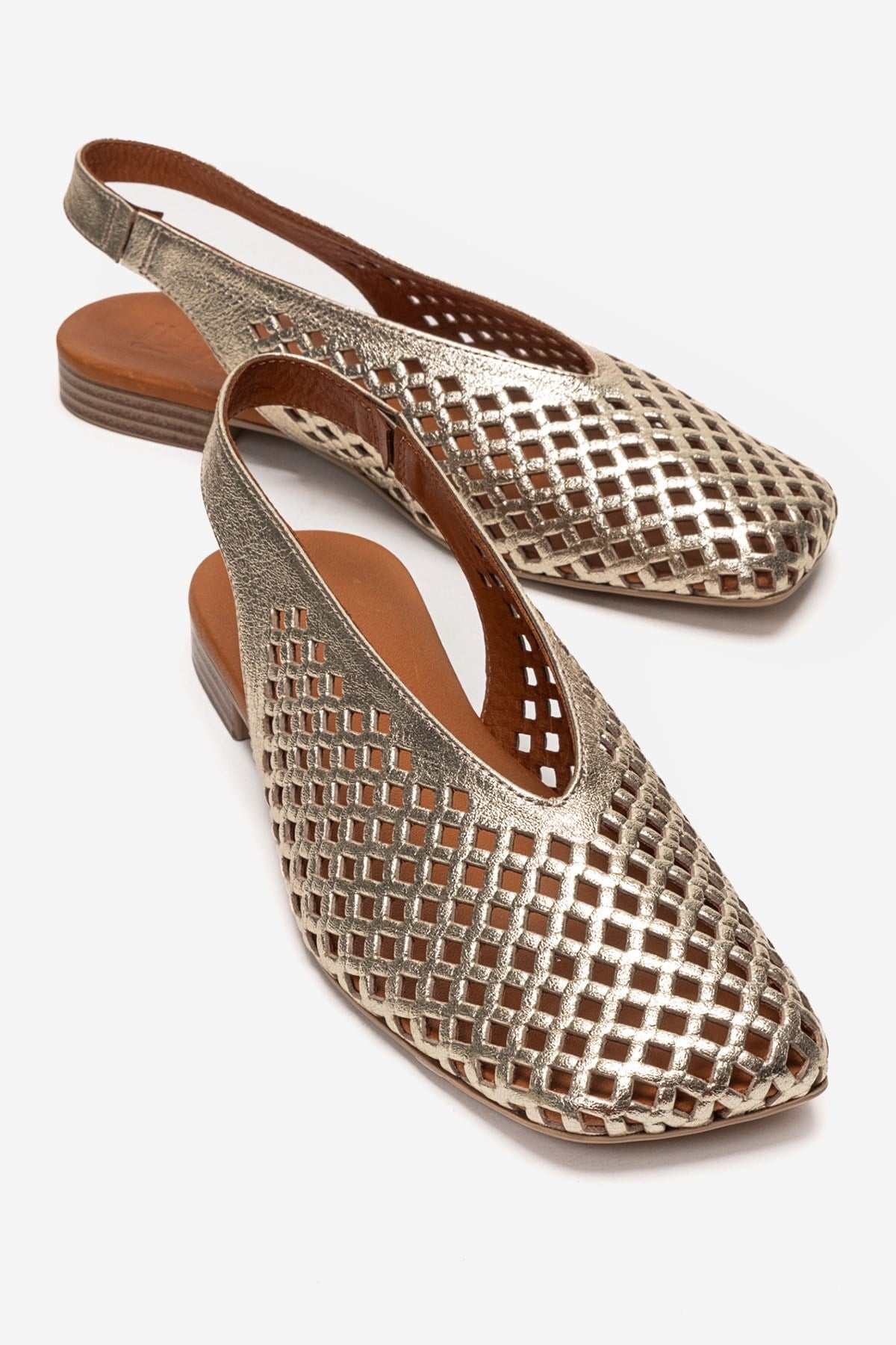 DELIZIA - Gold Genuine Leather Closed Front Laser-Cut Sandal – front three-quarter view showing leather, gold, Vowalisse