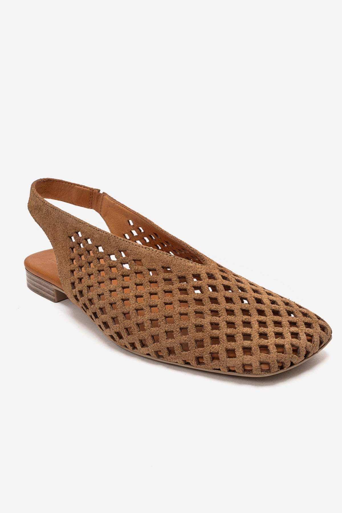 DELIZIA - Camel Genuine Leather Closed-Toe Sandal – detail view showing leather, suede, Vowalisse