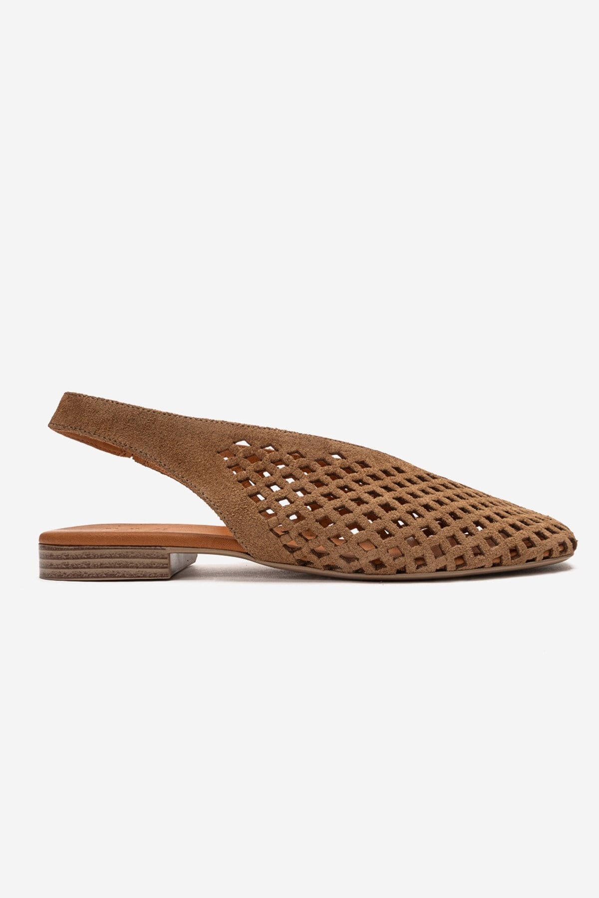 DELIZIA - Camel Genuine Leather Closed-Toe Sandal – heel view showing leather, suede, Vowalisse