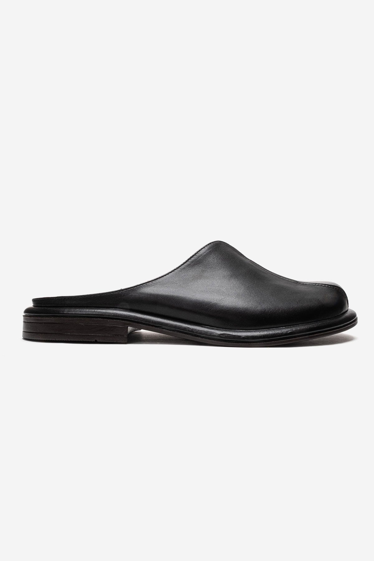 Tansy - Black Genuine Leather Closed-Toe Low Heel Mule – heel view showing leather, black, Vowalisse