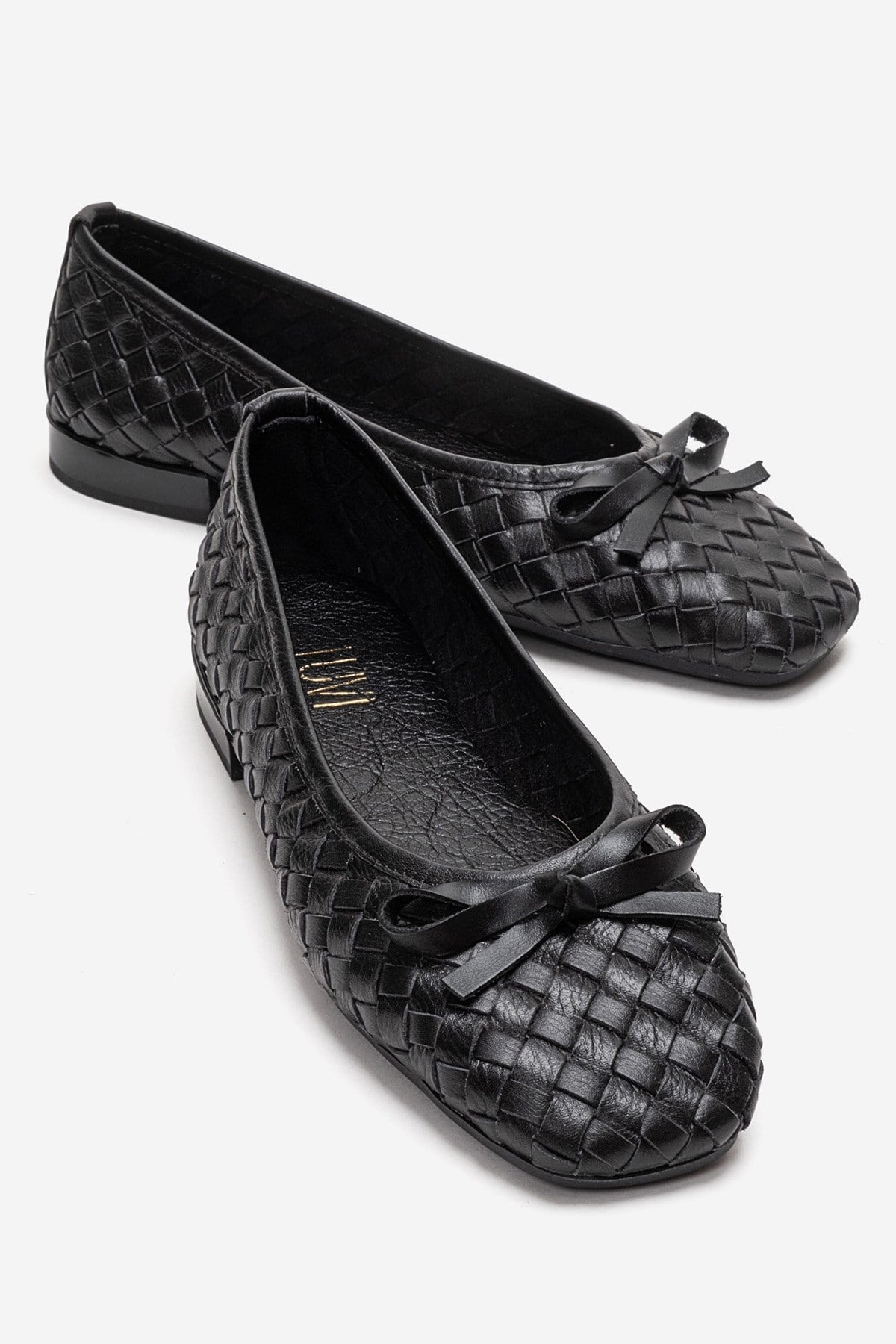 GAREN - Black Genuine Leather Ballet Flat – front three-quarter view showing bow, leather, black, Vowalisse