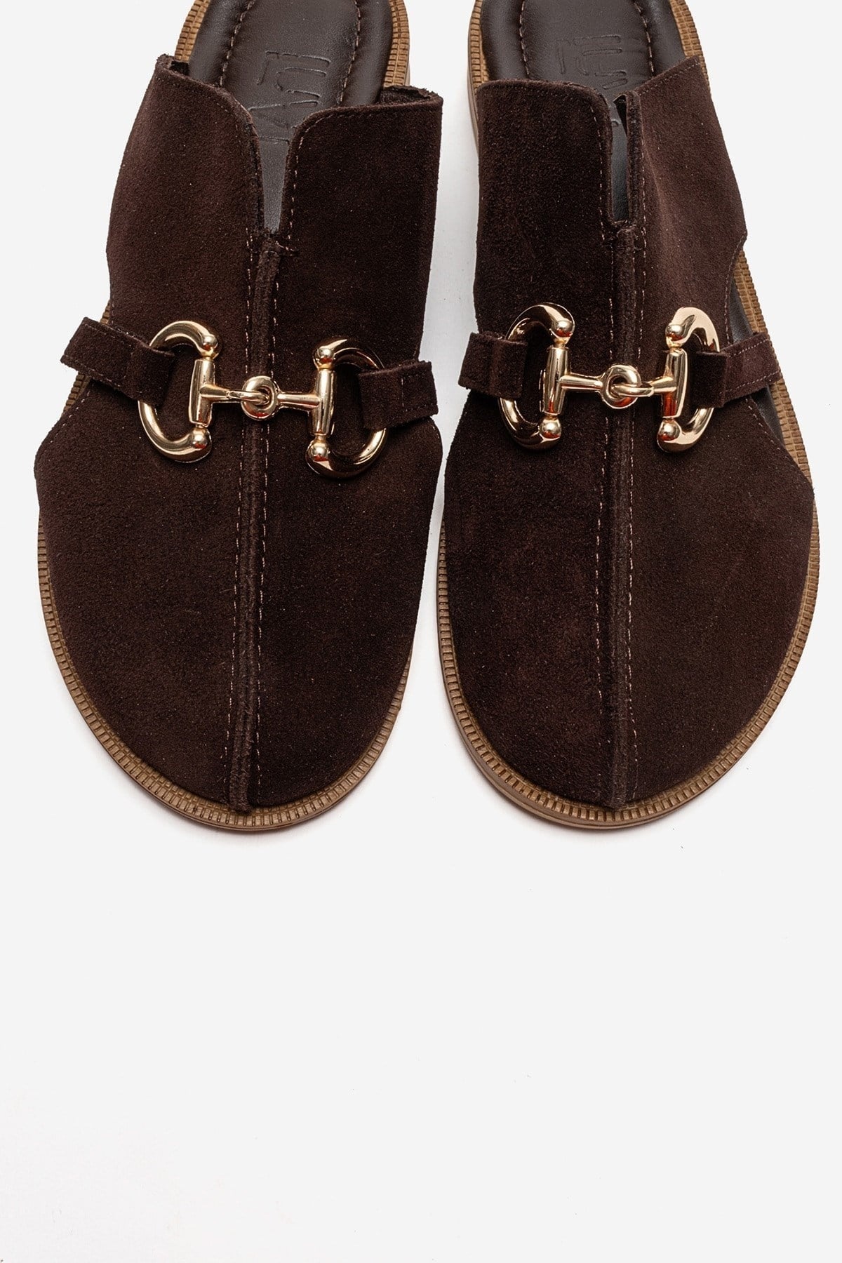 FAVOR - Brown Genuine Leather Closed-Toe Mule – side view showing leather, suede, Vowalisse
