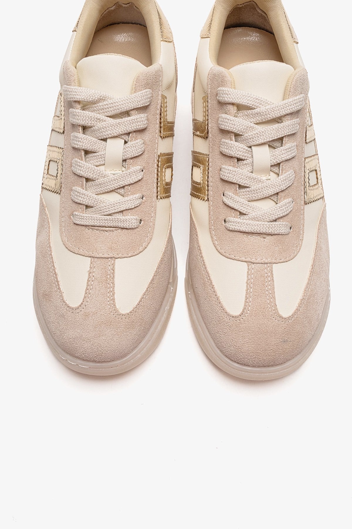 ARVON - Beige Sneaker – side view showing leather, Vowalisse
