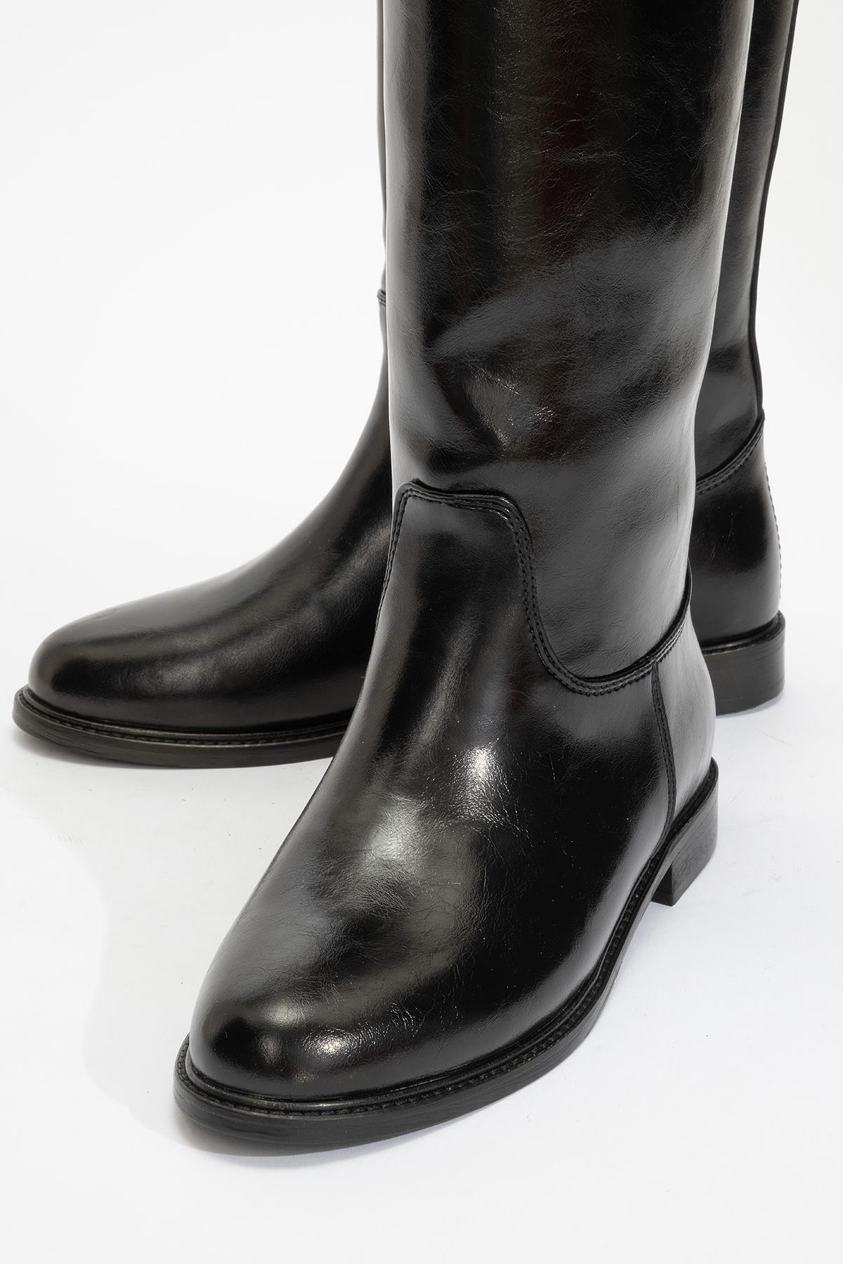 Yoko Black Riding Boot – heel view showing leather, black, Vowalisse