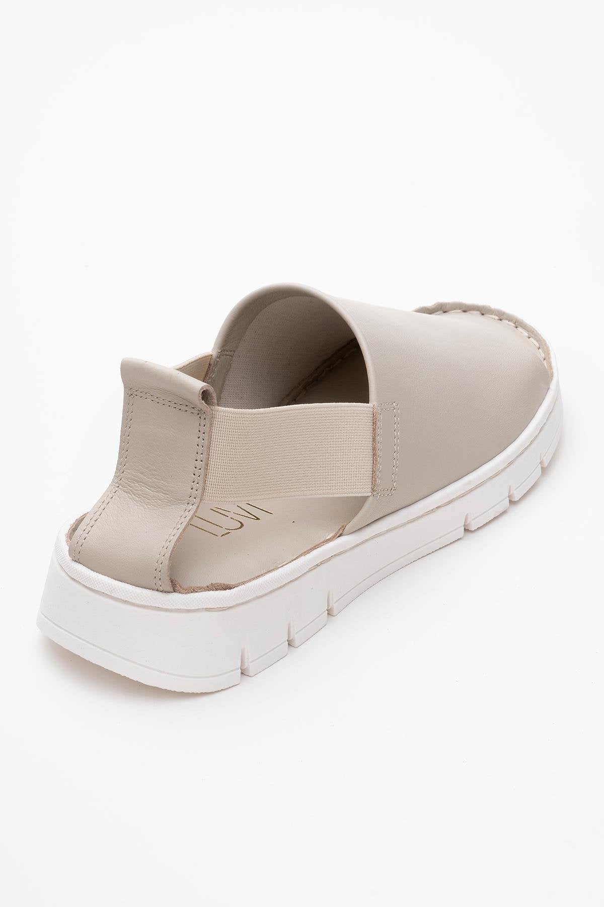 Londoi - Beige Elastic Strap Leather Sandal – back view showing leather, Vowalisse
