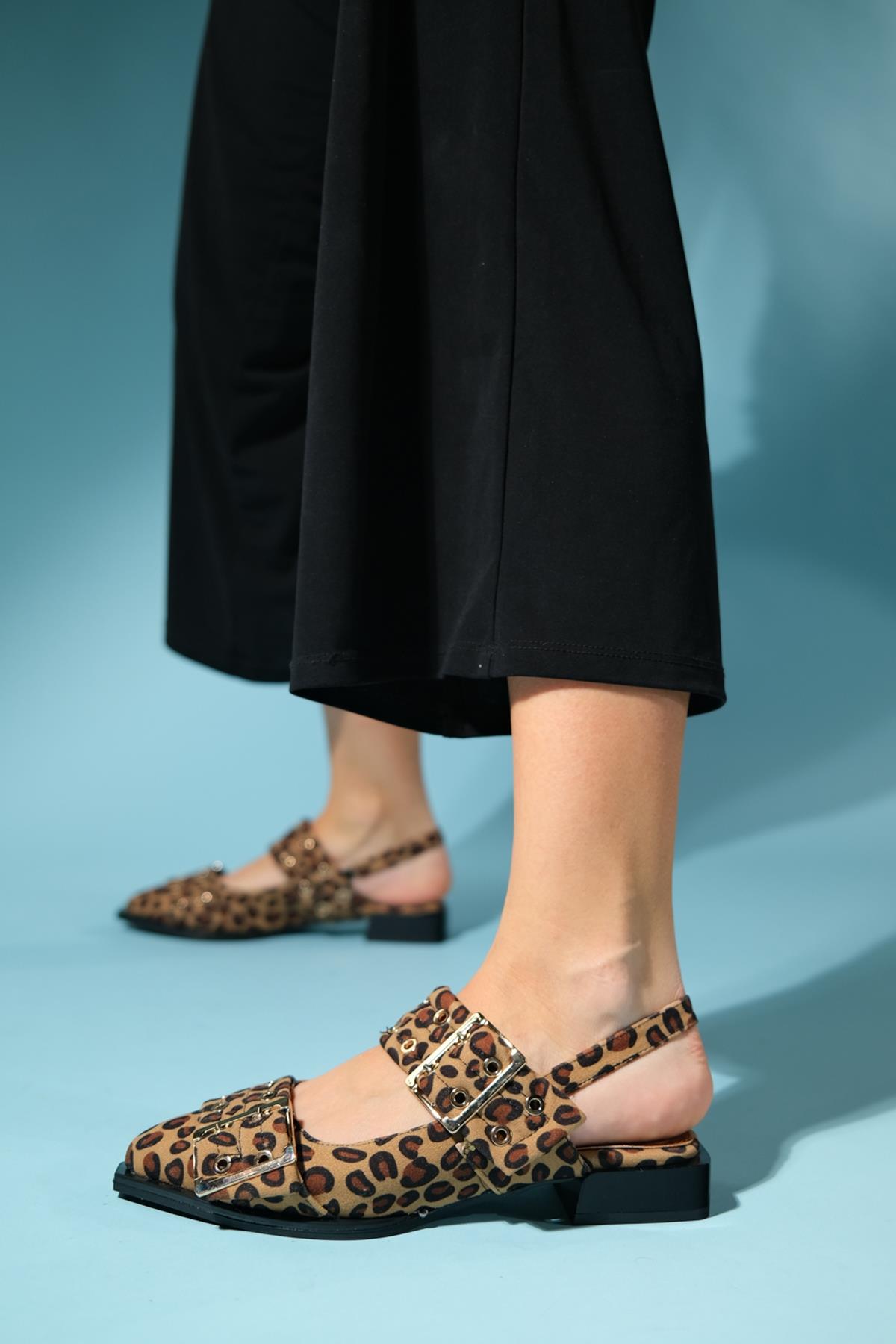 Paloma - Black Yellow Patterned Gold Buckle Sandal – heel view showing leather, black, gold, Vowalisse