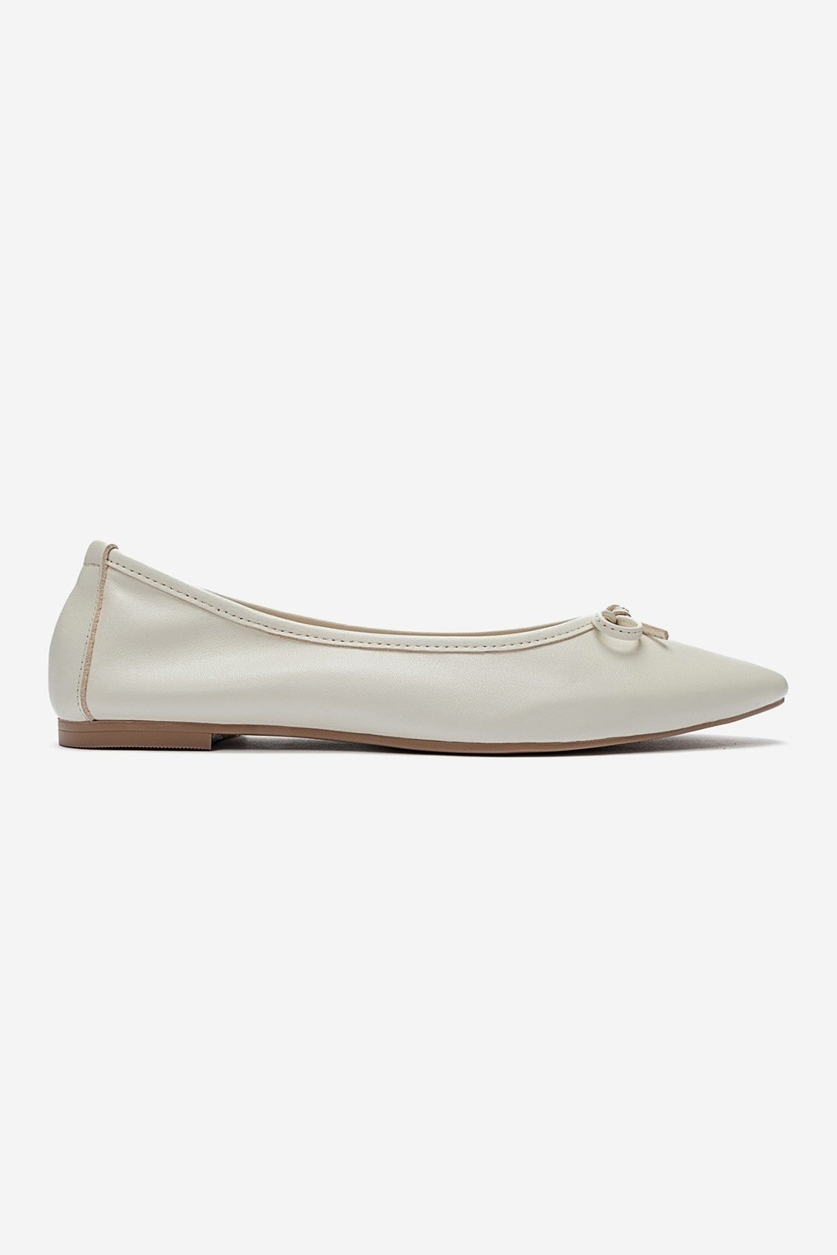 UMIEL - Off-White Genuine Leather Bow Ballet Flat – heel view showing bow, leather, white, Vowalisse