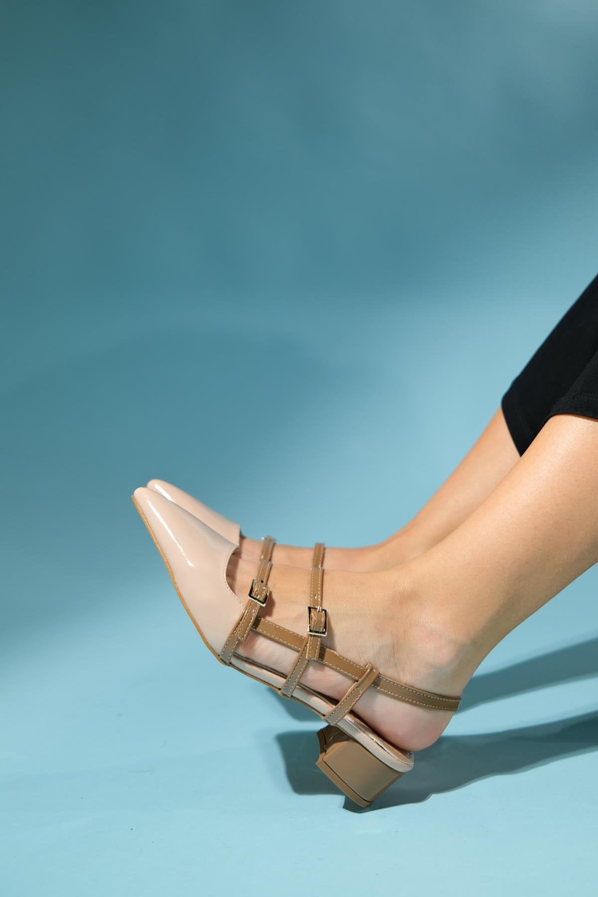 Cenova - Beige-Brown Heeled Sandal – detail view showing leather, Vowalisse