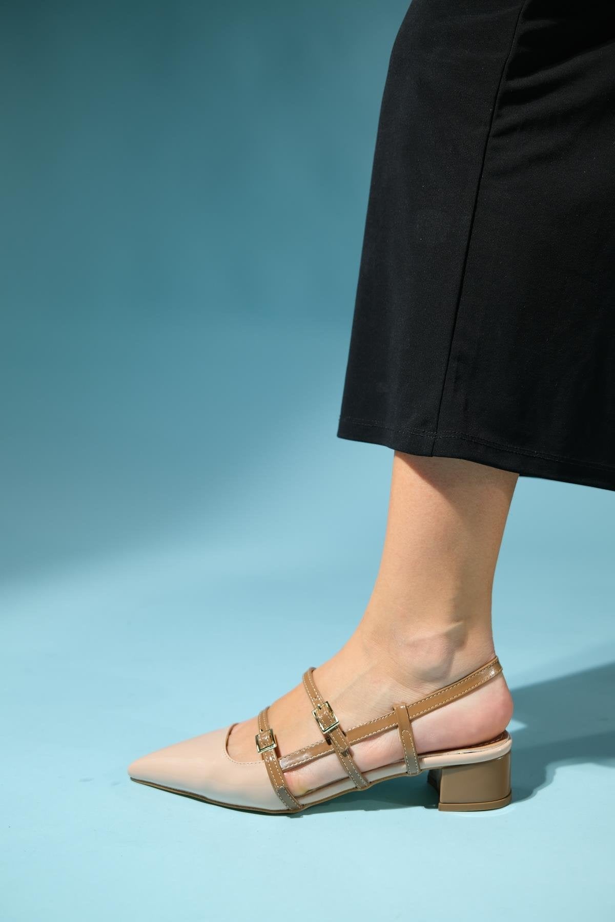 Cenova - Beige-Brown Heeled Sandal – heel view showing leather, Vowalisse