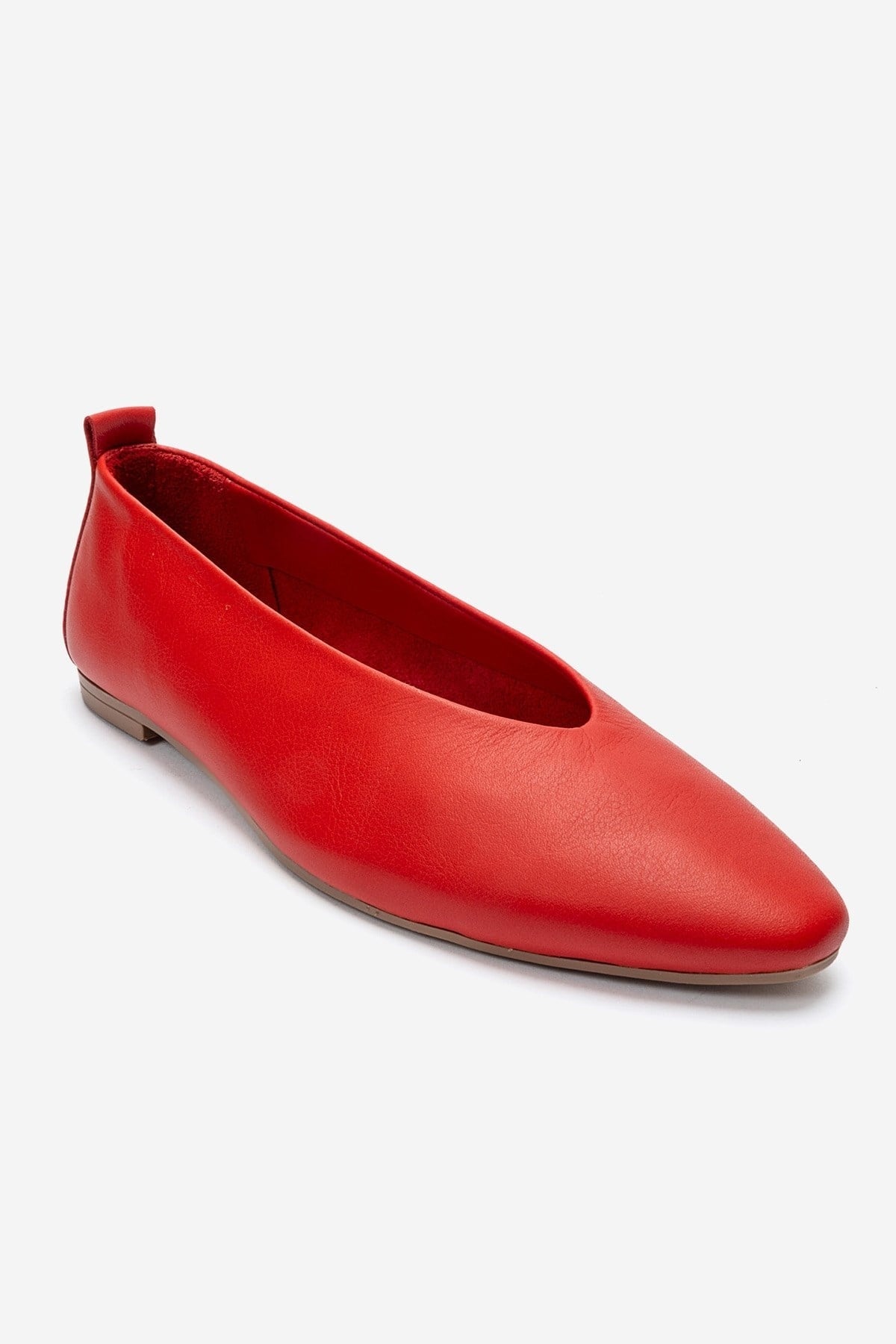 Jenas - Red Genuine Leather Pointed Toe Ballet Flat – detail view showing leather, red, Vowalisse