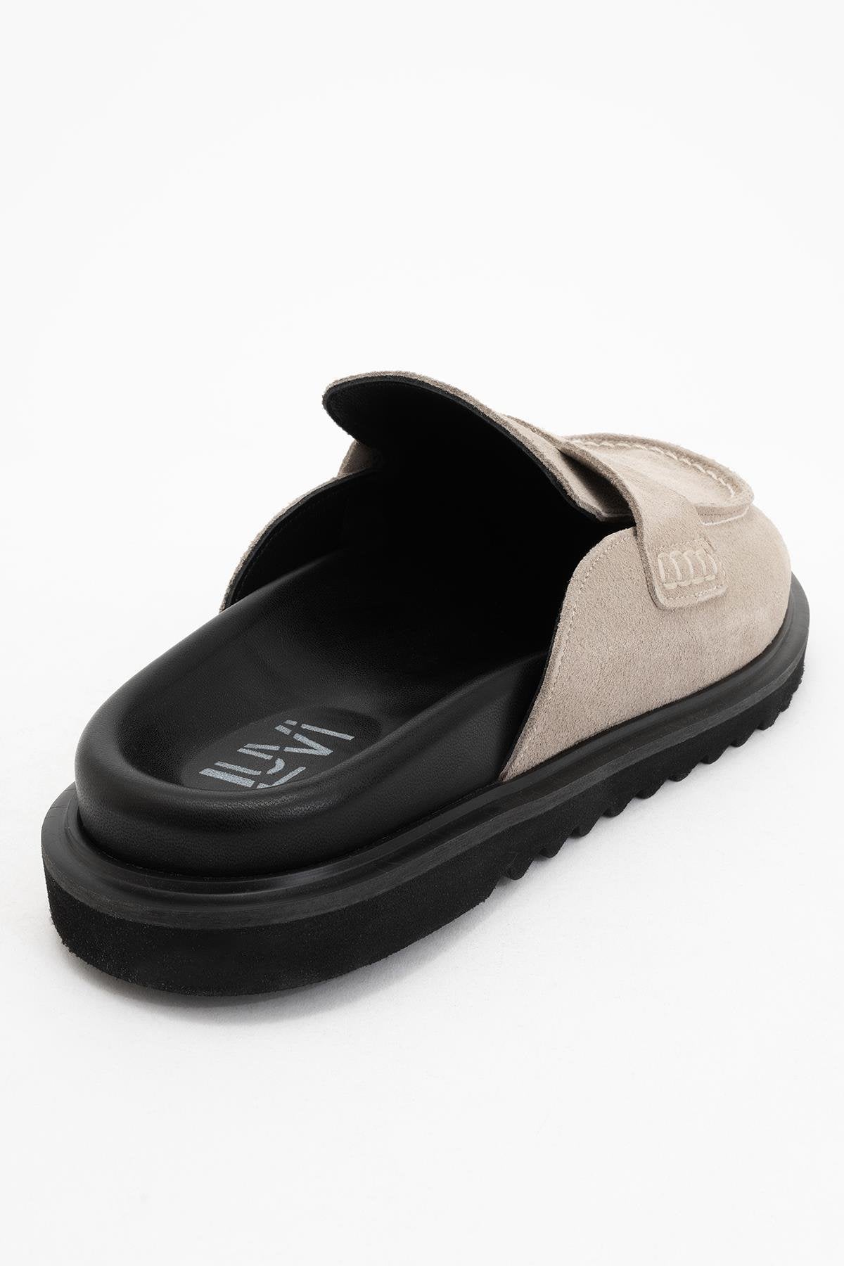 Laven - Beige Suede Leather Clogs – heel view showing leather, suede, red, Vowalisse
