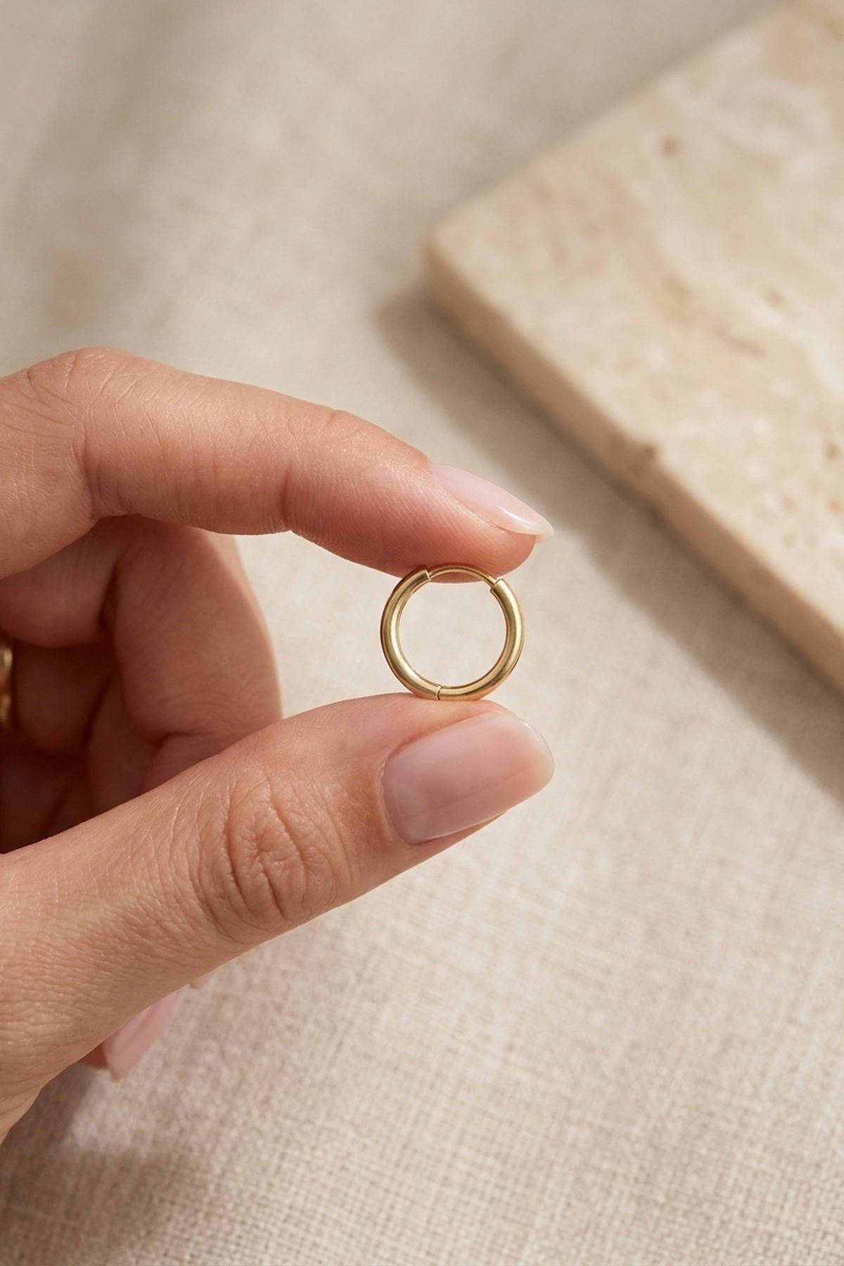 Audrey Classic 14k Gold Hoop Earrings – heel view showing gold, Vowalisse