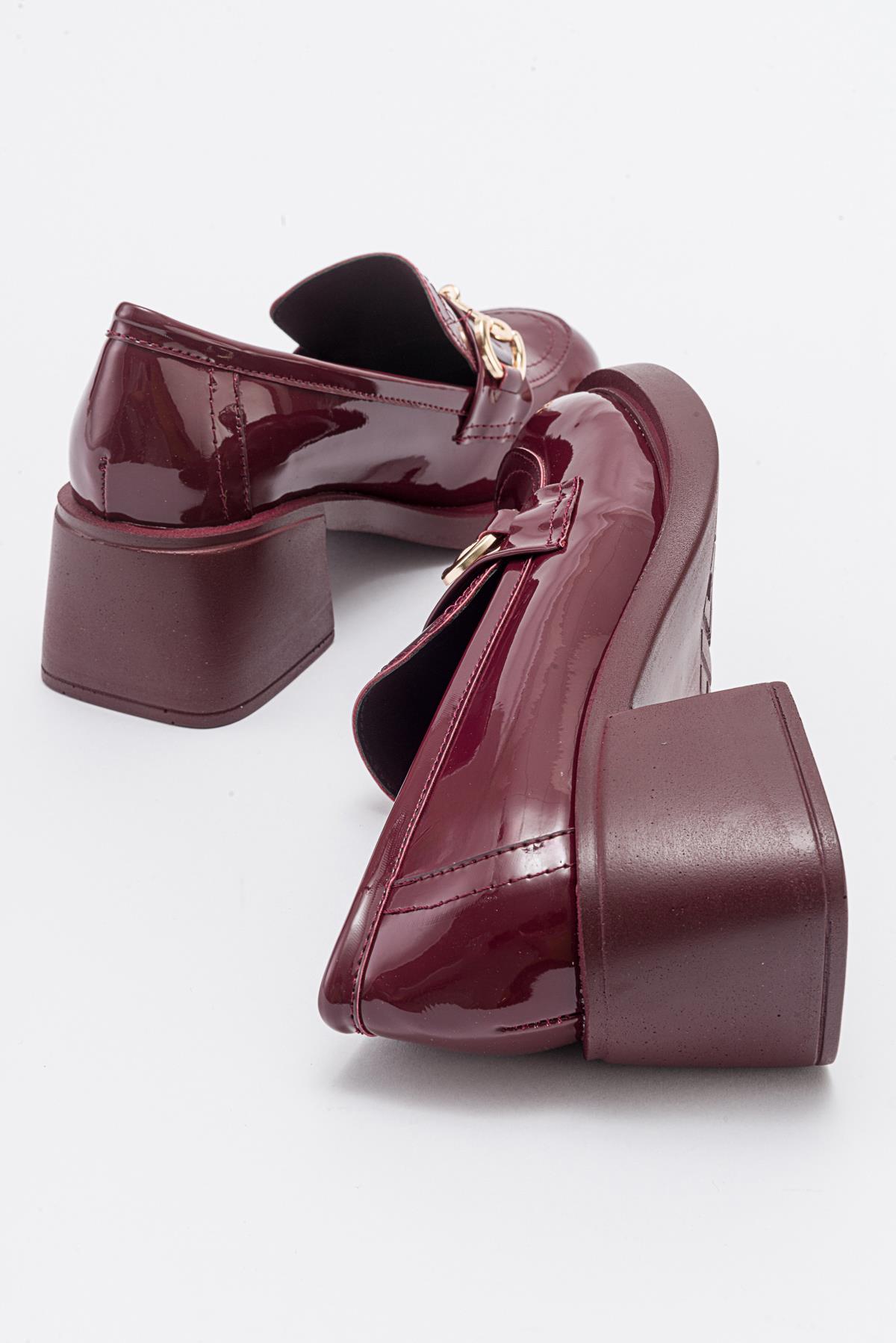 Sono - Burgundy Patent Shoe – top view showing leather, Vowalisse