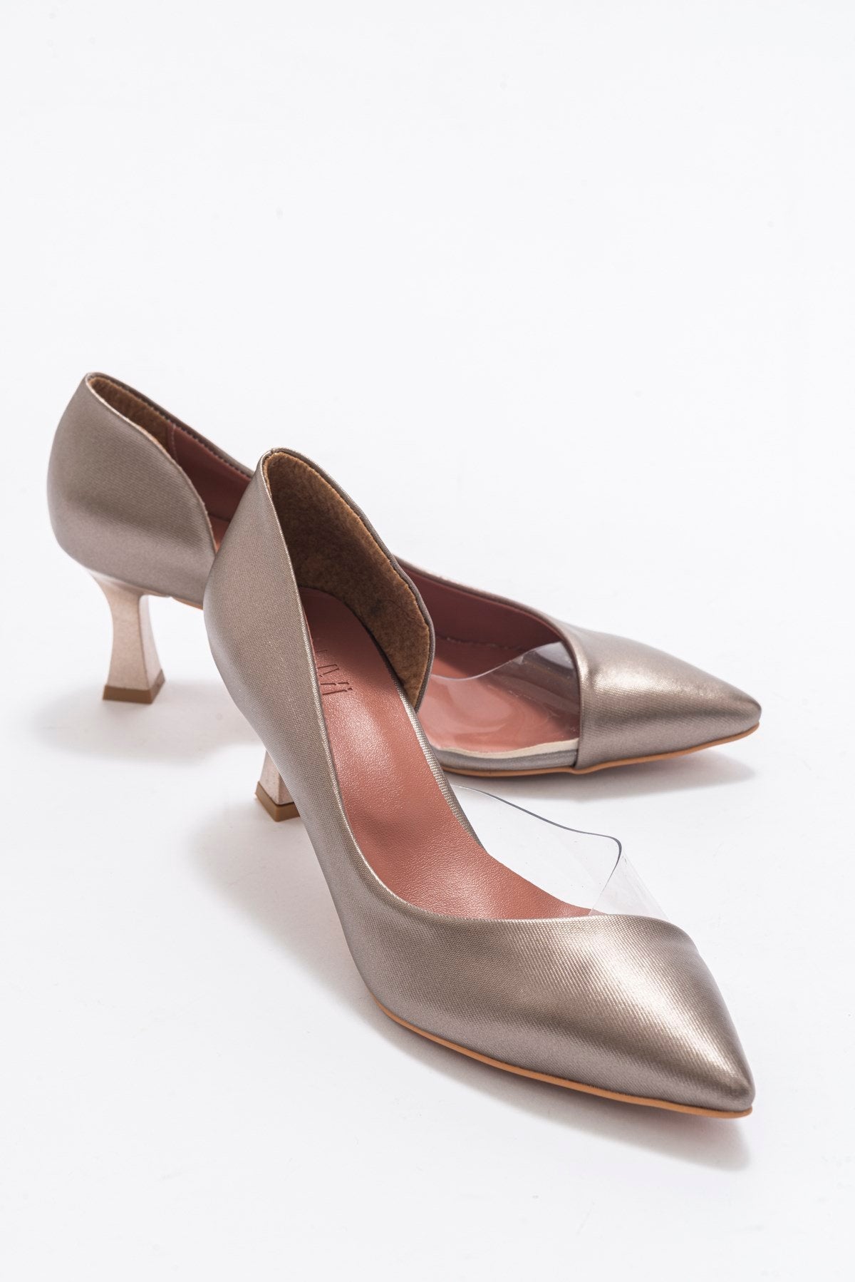 Vera Copper Pointed Toe Pump – front three-quarter view showing leather, Vowalisse