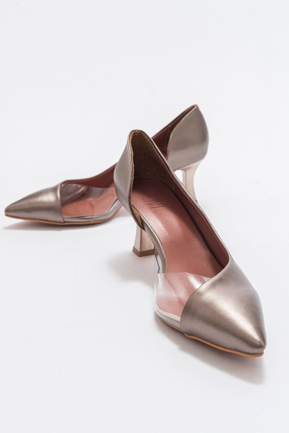 Vera Copper Pointed Toe Pump – heel view showing leather, Vowalisse