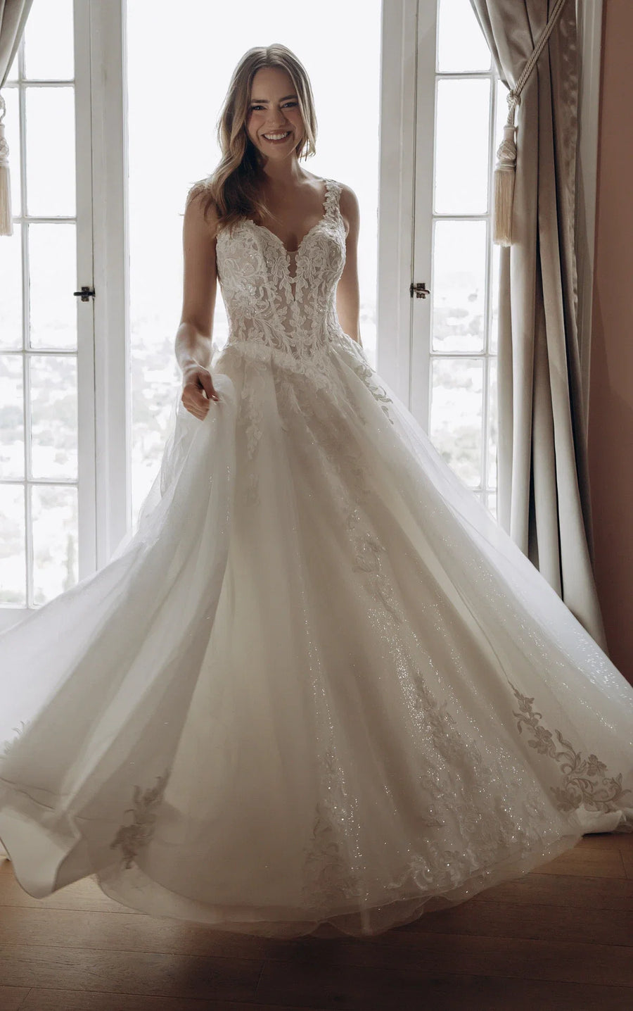 Hallie Sy8314 Wedding Dress | VOWALISSE