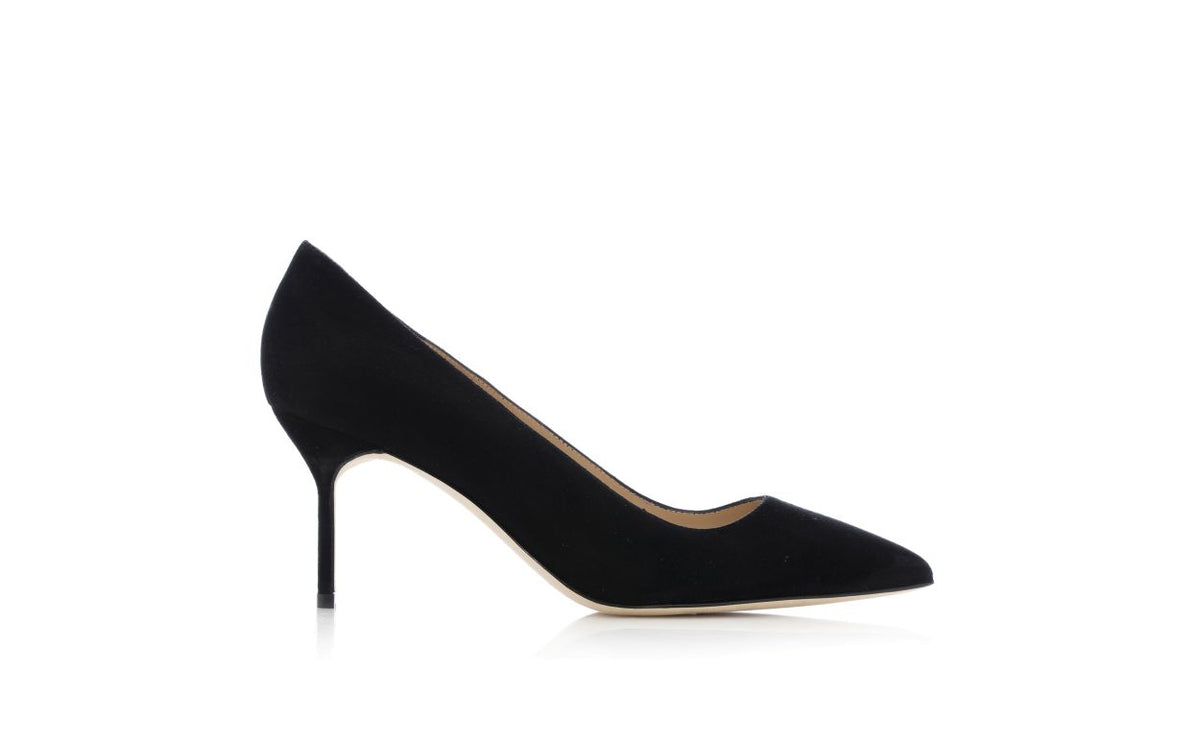 Genevieve Belle Black Pointed Toe Pumps – side profile showing black pointed toe, suede, Vowalisse
