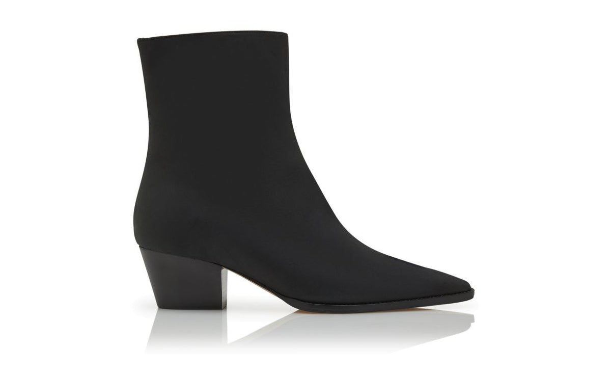 Clarisse Halo Black Pointed Toe Ankle Boots – side profile showing black pointed toe, Vowalisse