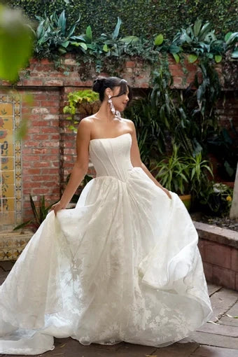 Isadora Wedding Dress | VOWALISSE
