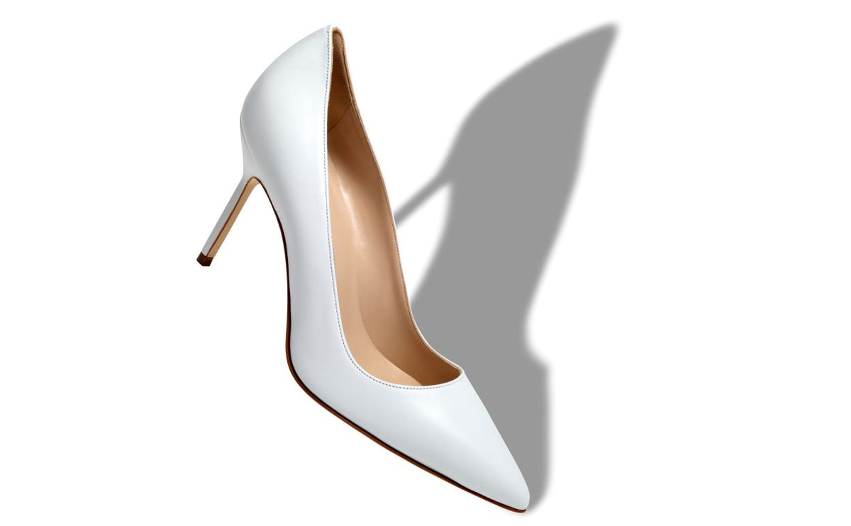 Alessia Flame White Pointed Toe Pumps – front three-quarter view showing white pointed toe, nappa leather, Vowalisse