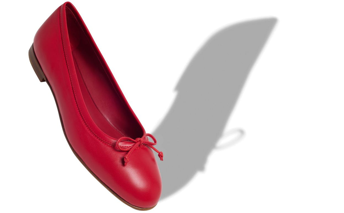 Amelie Lace Red Bow Detail Pumps – front three-quarter view showing red bow detail, round toe, nappa leather, Vowalisse